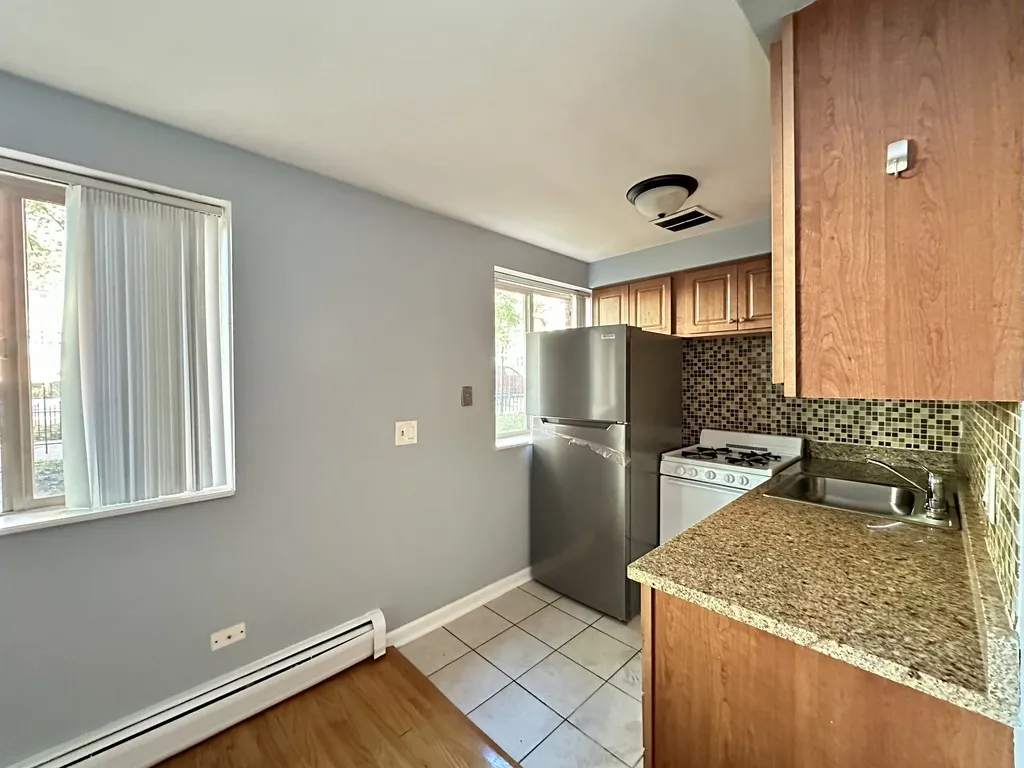 5820 N Sheridan Rd, , 60660, USA 60660-unit#102-Chicago-IL
