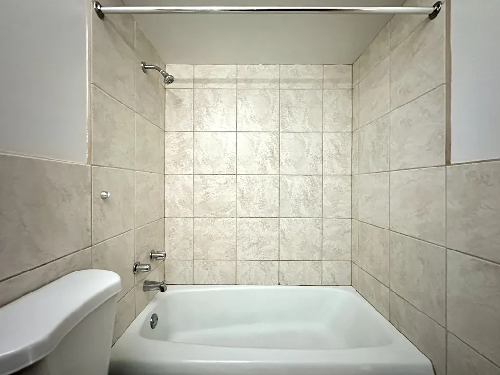 5820 N Sheridan Rd, , 60660, USA 60660-unit#102-Chicago-IL