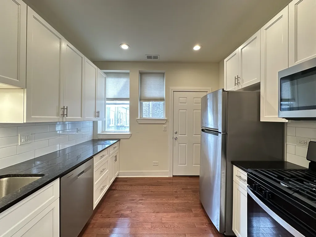 1159 W Lunt Ave, ,  60626, USA 60626-unit#3-Chicago-IL