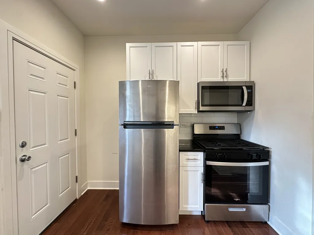 1159 W Lunt Ave, ,  60626, USA 60626-unit#3-Chicago-IL