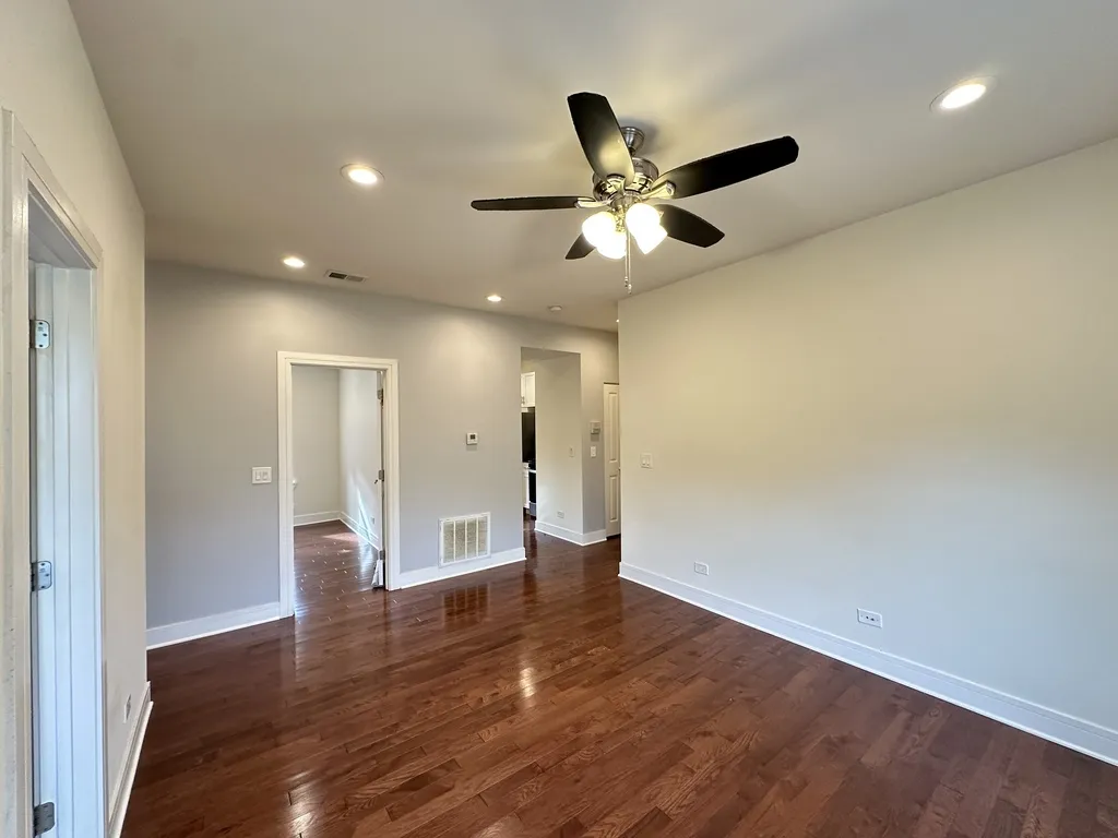 1159 W Lunt Ave, ,  60626, USA 60626-unit#3-Chicago-IL