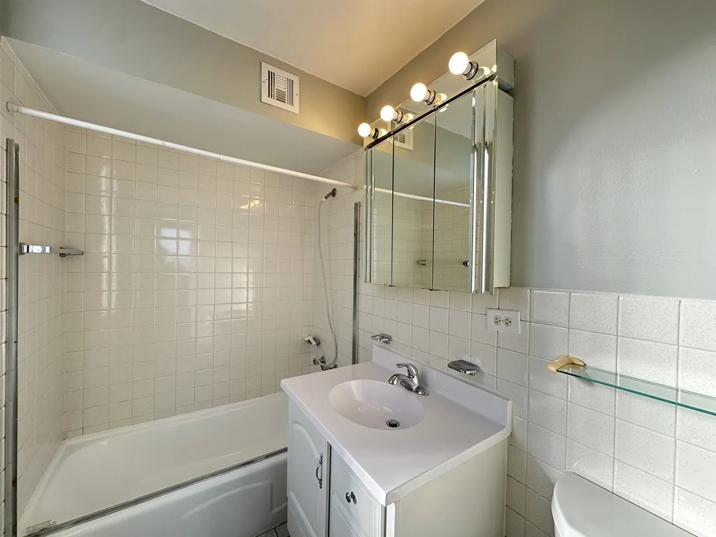 6325 N Sheridan Rd, ,  60660, USA 60660-unit#2003-Chicago-IL