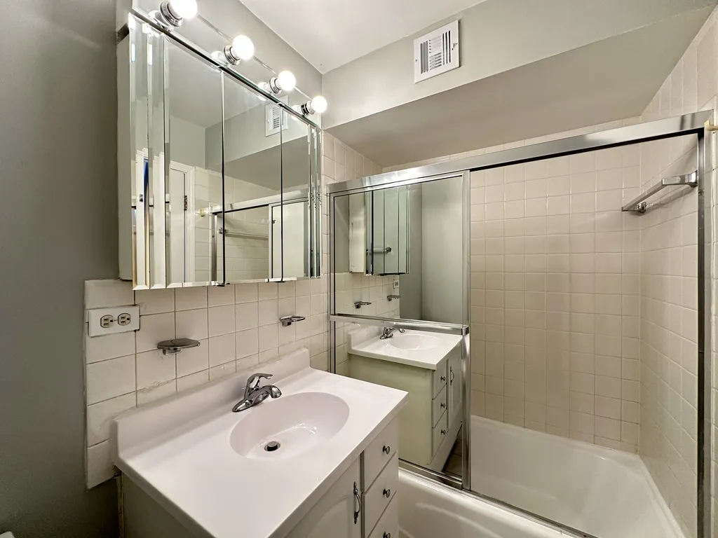 6325 N Sheridan Rd, ,  60660, USA 60660-unit#2003-Chicago-IL