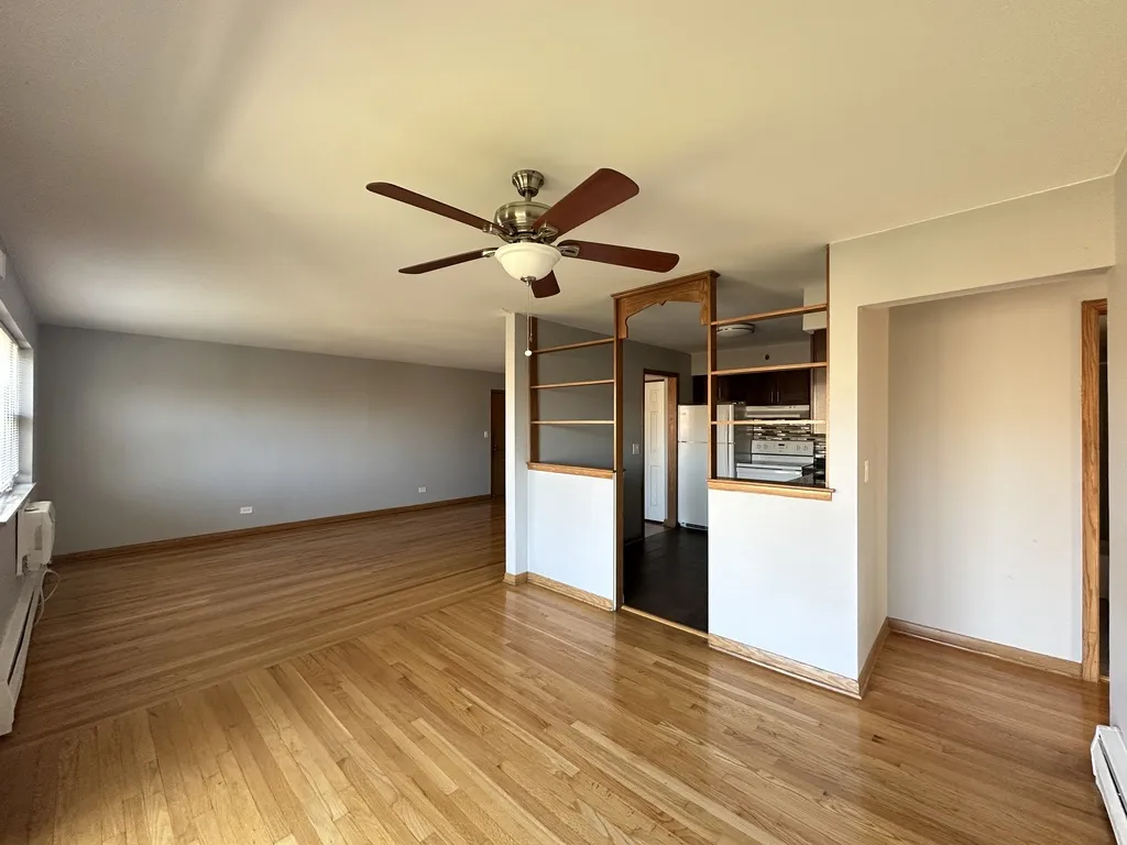 1026 S River Rd, Des Plaines,  60016, USA 60016-unit#3B-Chicago-IL