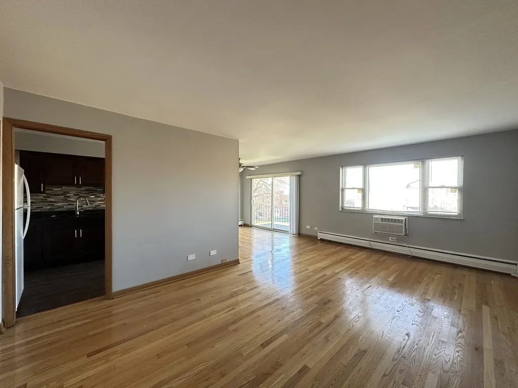 1026 S River Rd, Des Plaines,  60016, USA 60016-unit#3B-Chicago-IL