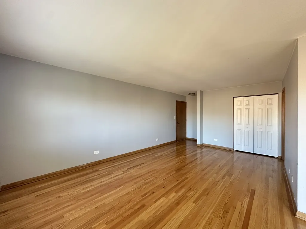 1026 S River Rd, Des Plaines,  60016, USA 60016-unit#3B-Chicago-IL