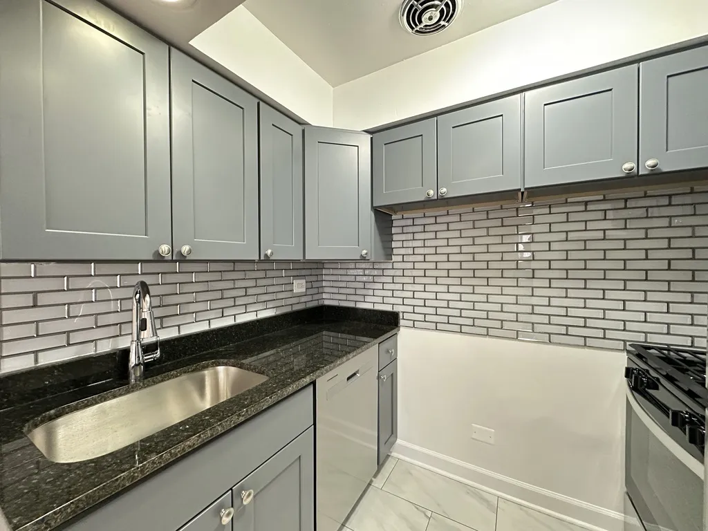 6830 N Sheridan Rd, ,  60626, USA 60626-unit#254-Chicago-IL