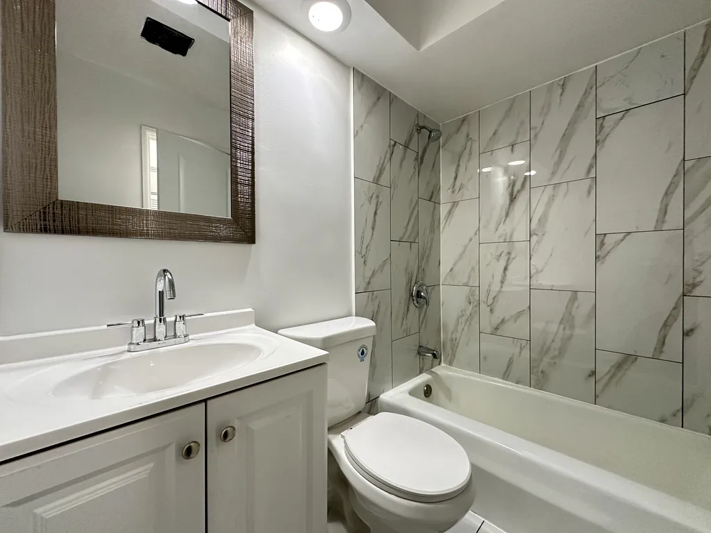 6830 N Sheridan Rd, , 60626, USA 60626-unit#254-Chicago-IL