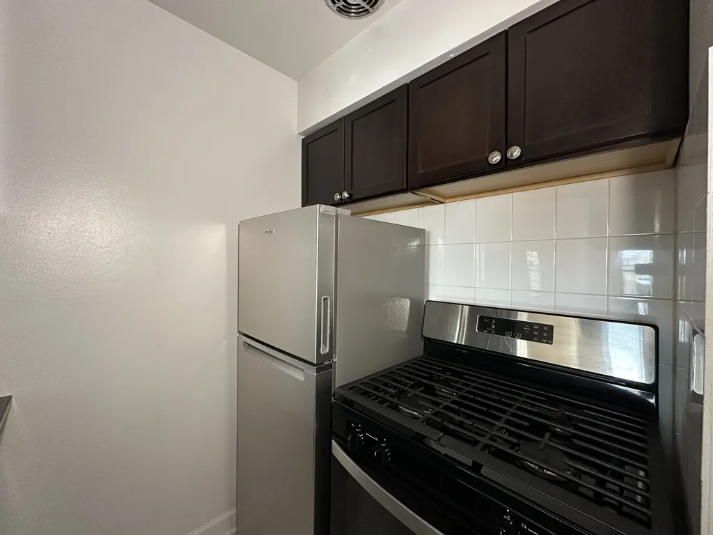 6830 N Sheridan Rd, ,  60626, USA 60626-unit#562-Chicago-IL