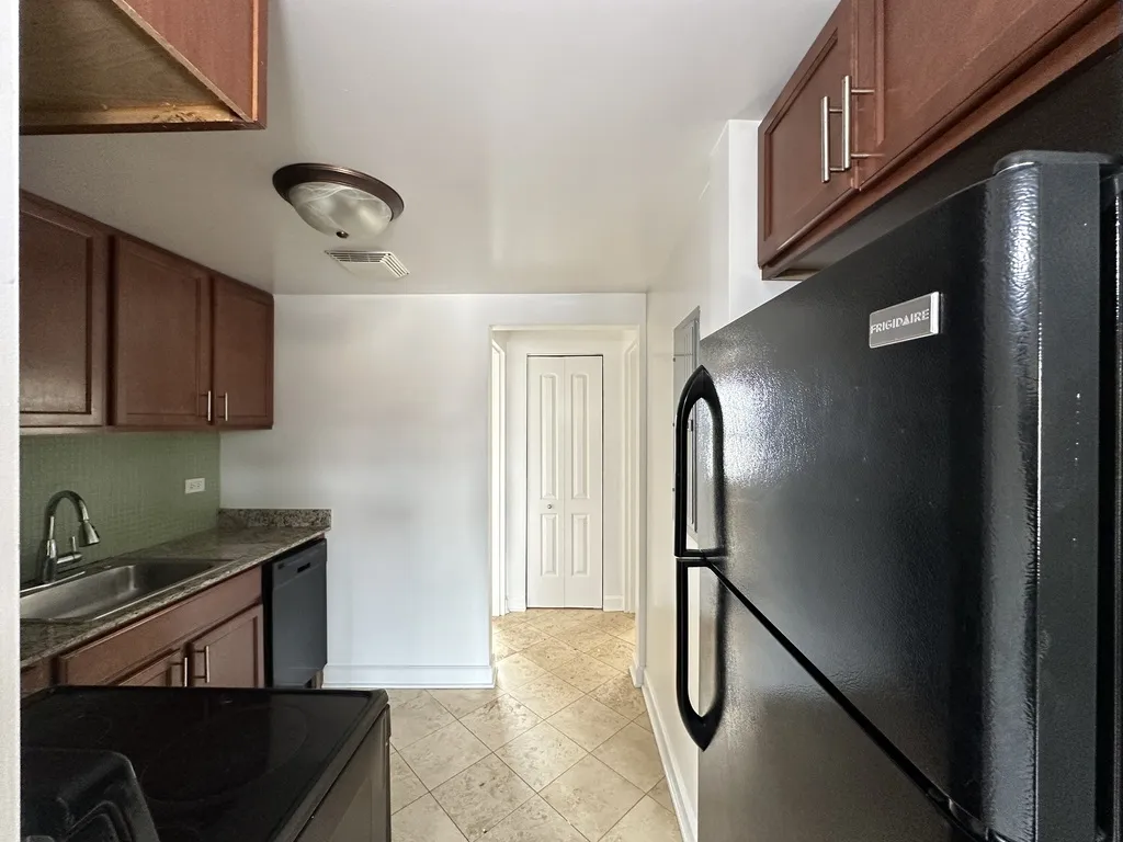 7632 N Milwaukee Ave, Niles,  60714, USA 60714-unit#2B-Chicago-IL