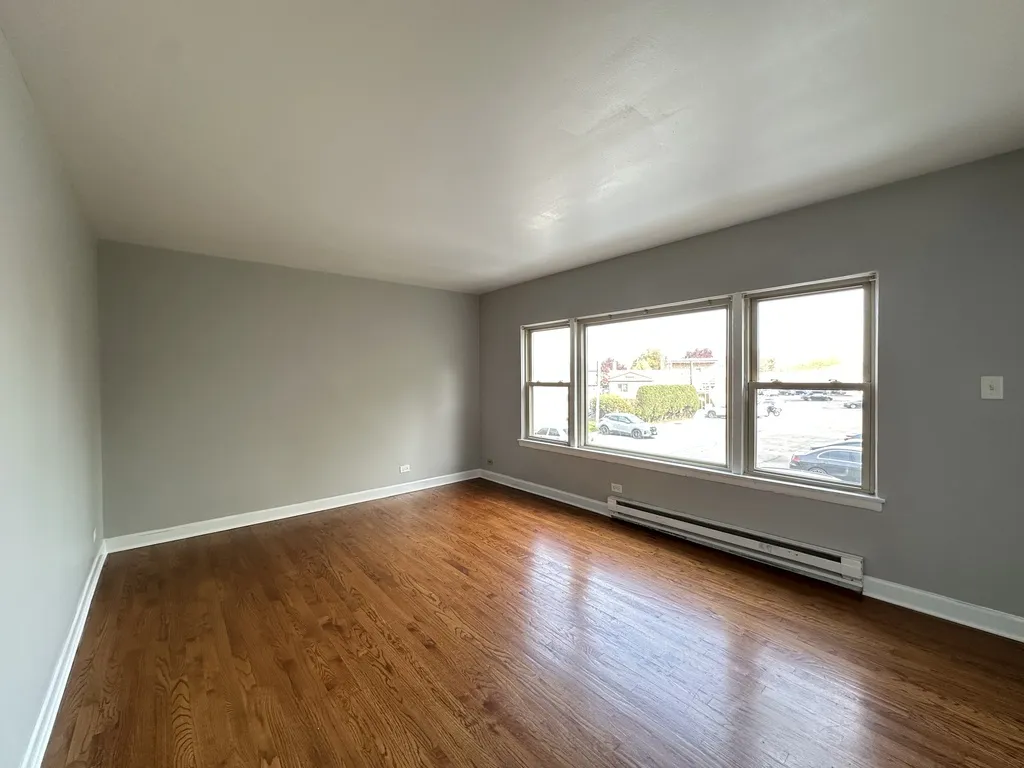 7632 N Milwaukee Ave, Niles,  60714, USA 60714-unit#2B-Chicago-IL