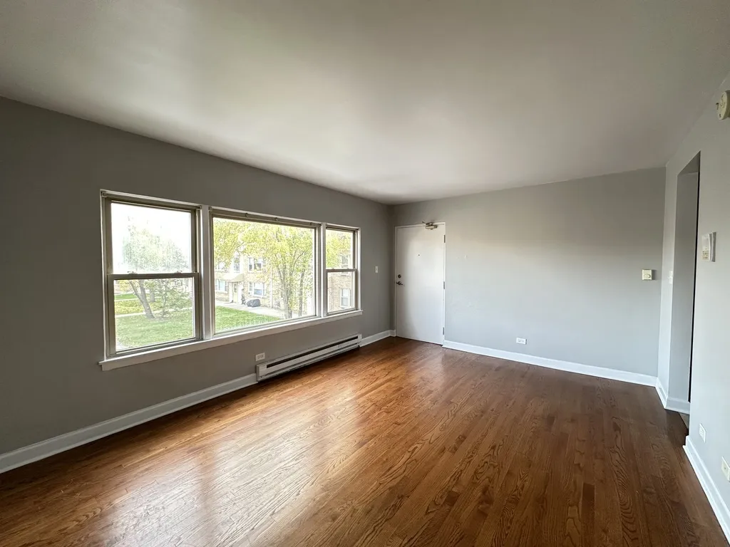 7632 N Milwaukee Ave, Niles,  60714, USA 60714-unit#2B-Chicago-IL