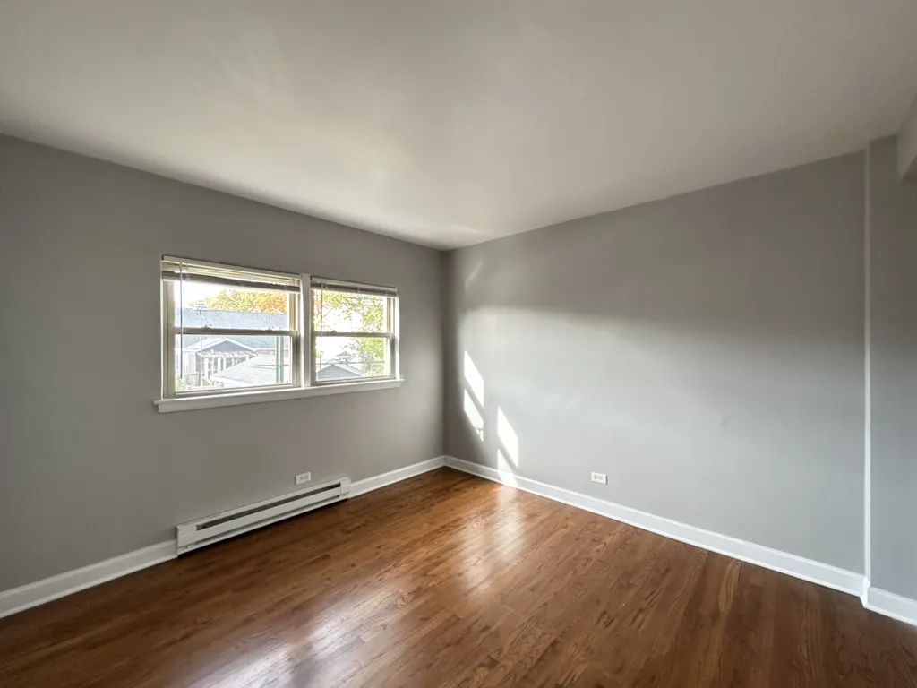 7632 N Milwaukee Ave, Niles,  60714, USA 60714-unit#2B-Chicago-IL