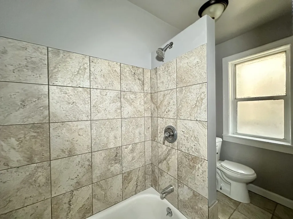 5662 N Ridge Ave, ,  60660, USA 60660-unit#2i-Chicago-IL