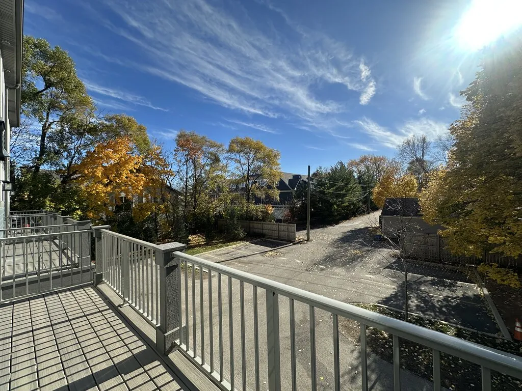 613 Broadway St, Libertyville,  60048, USA 60048-unit#TH-Chicago-IL