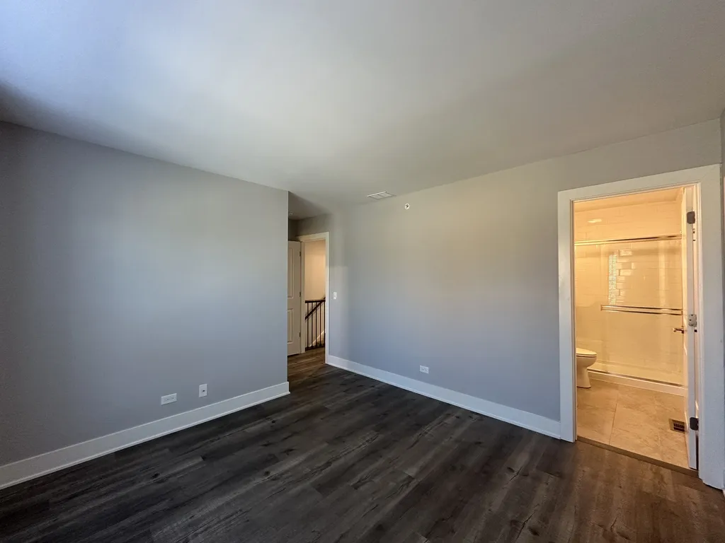 613 Broadway St, Libertyville,  60048, USA 60048-unit#TH-Chicago-IL