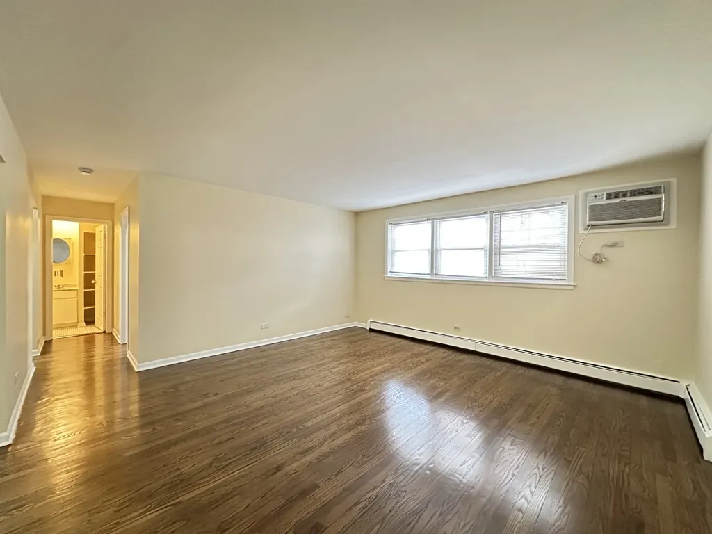 622 Lincoln Ave, Addison,  60101, USA 60101-unit#G03-Chicago-IL