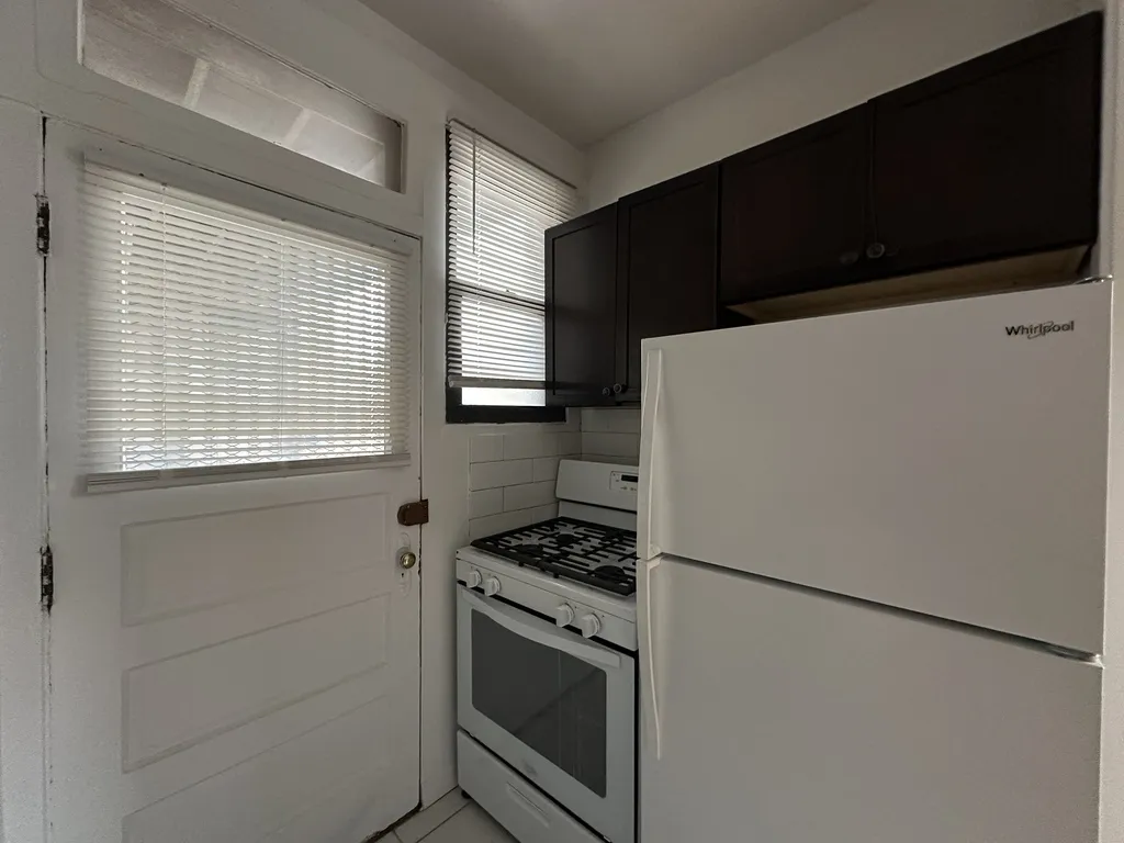 1321 W Estes Ave, ,  60626, USA 60626-unit#35-Chicago-IL