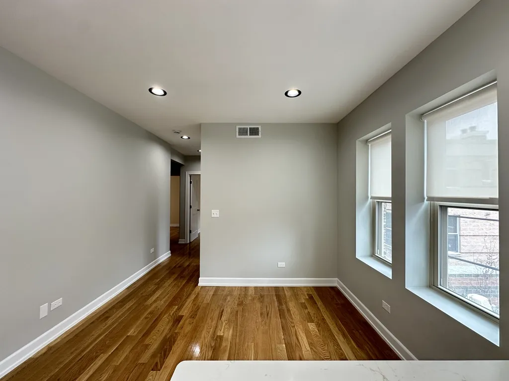 234 S Maple Ave, Oak Park,  60302, USA 60302-unit#2G-Chicago-IL