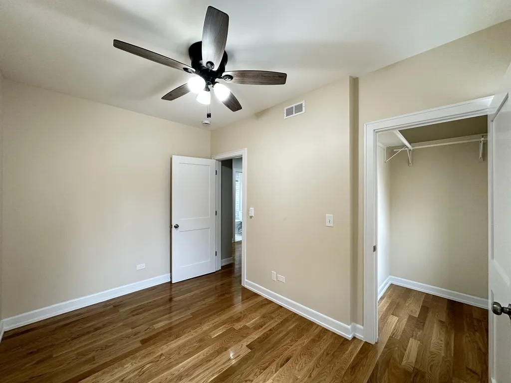 234 S Maple Ave, Oak Park,  60302, USA 60302-unit#2G-Chicago-IL