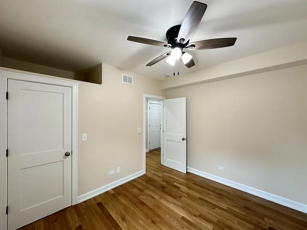 234 S Maple Ave, Oak Park,  60302, USA 60302-unit#2G-Chicago-IL