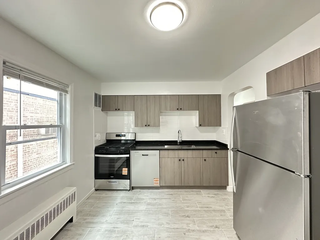 6715 N California Ave, ,  60645, USA 60645-unit#1W-Chicago-IL