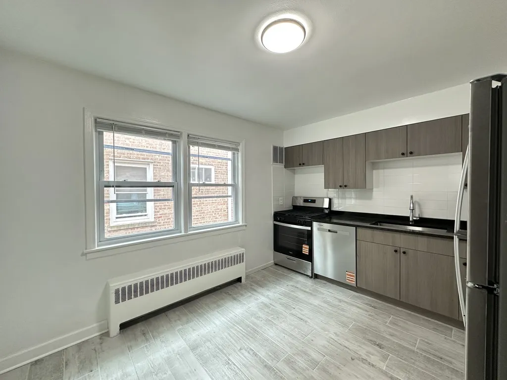 6715 N California Ave, ,  60645, USA 60645-unit#1W-Chicago-IL