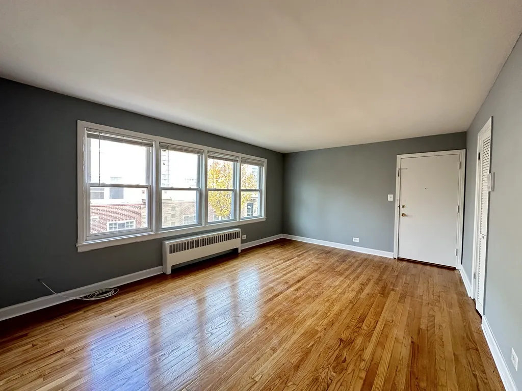 6715 N California Ave, ,  60645, USA 60645-unit#1W-Chicago-IL