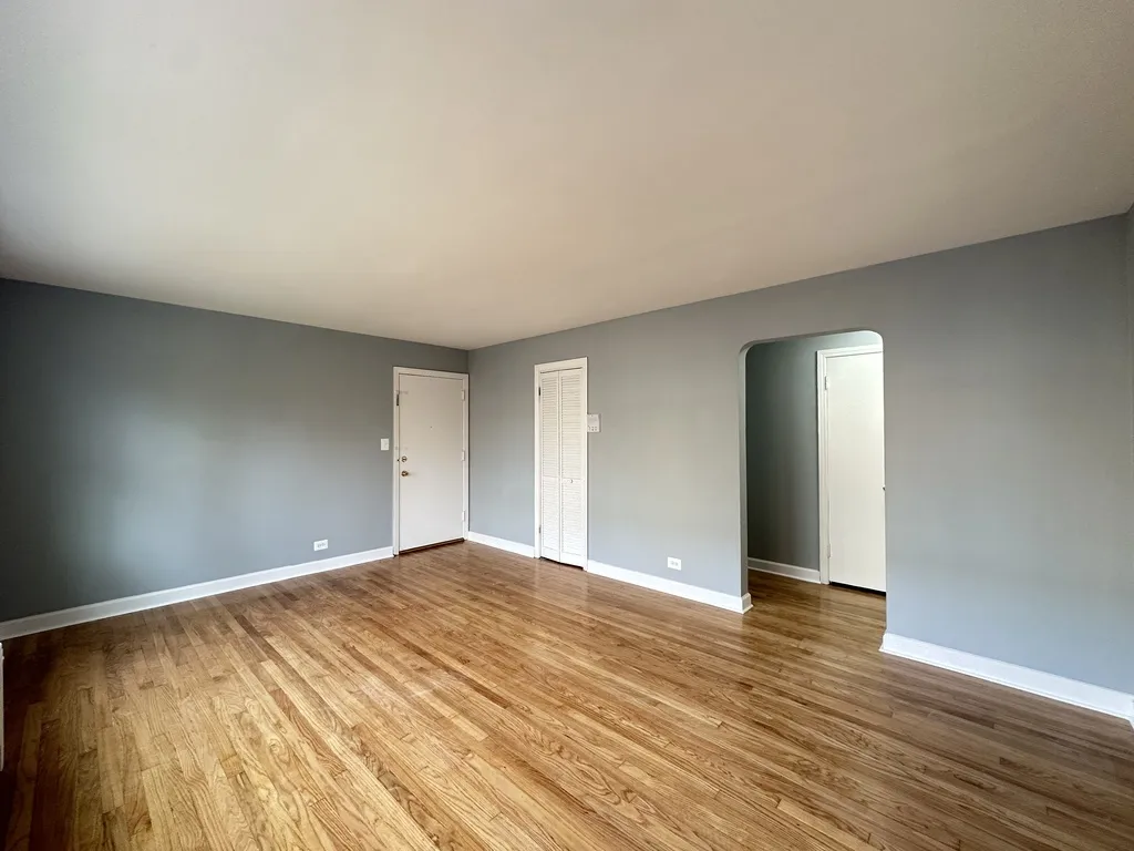 6715 N California Ave, ,  60645, USA 60645-unit#1W-Chicago-IL