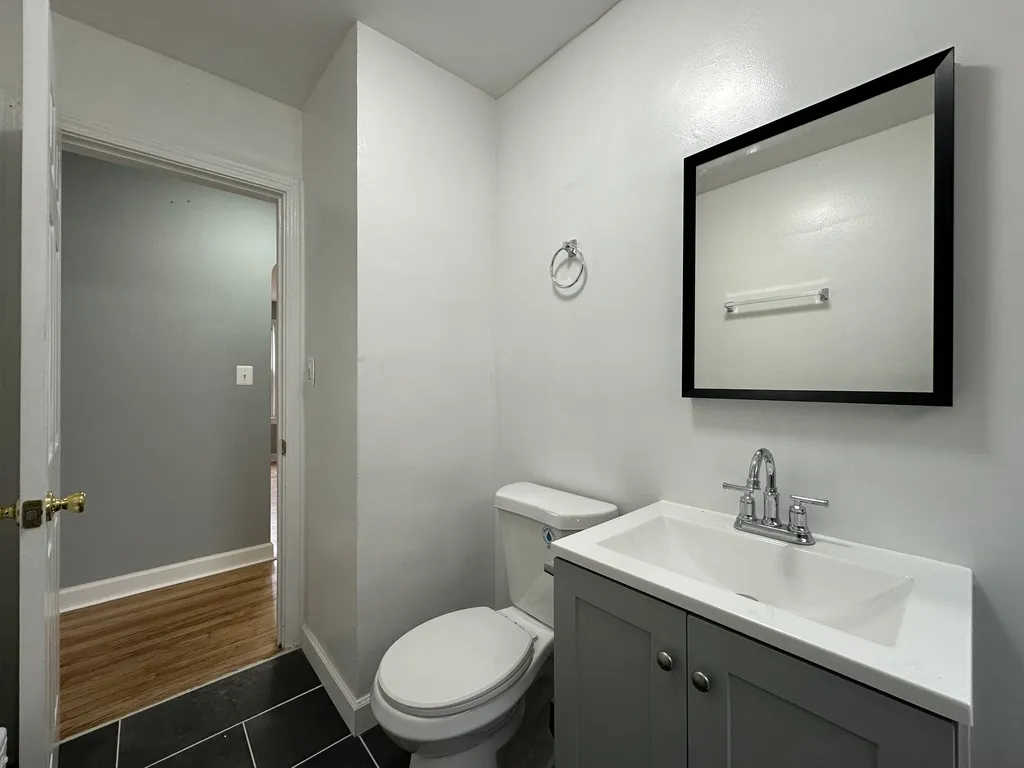 6715 N California Ave, ,  60645, USA 60645-unit#1W-Chicago-IL