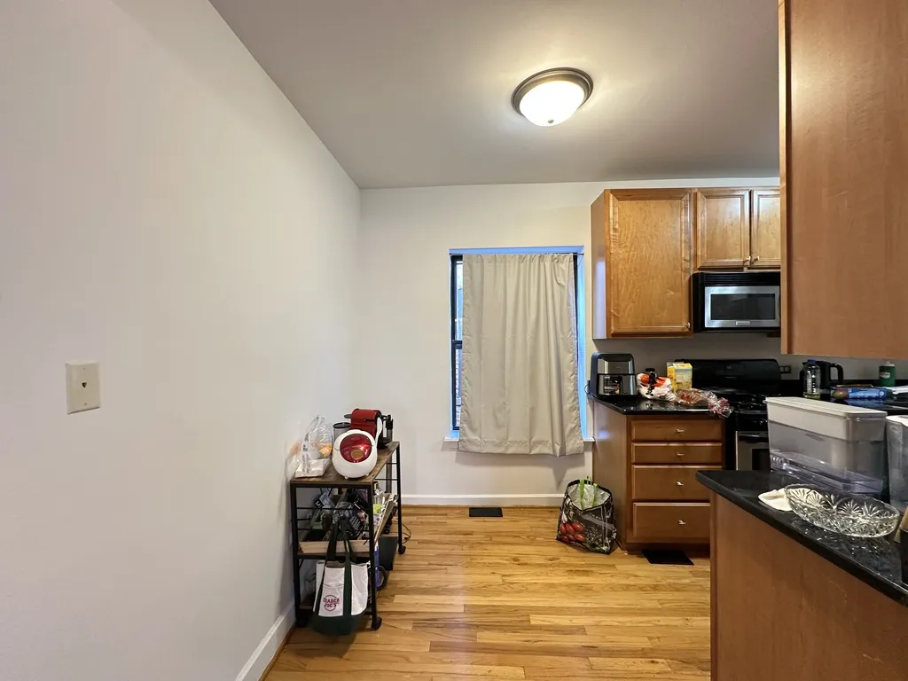 927 W Sunnyside Ave, , 60640, USA 60640-unit#3S-Chicago-IL