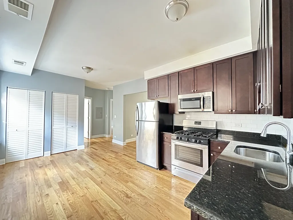 1646 W Pratt Blvd, ,  60626, USA 60626-unit#2i-Chicago-IL