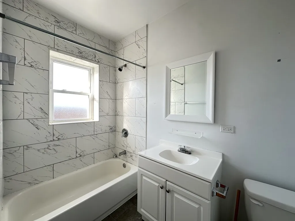 1648 W Pratt Blvd, ,  60626, USA 60626-unit#3K-Chicago-IL