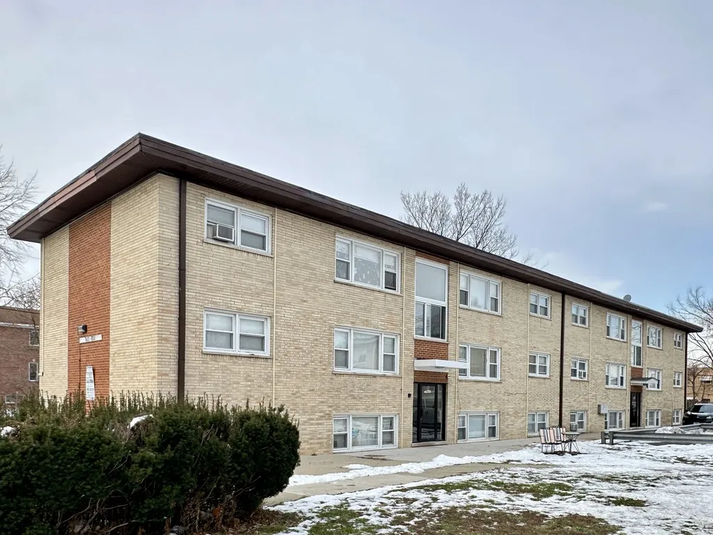9632 Ivanhoe Ave, Schiller Park, 60176, USA 60176-unit#1A-Chicago-IL