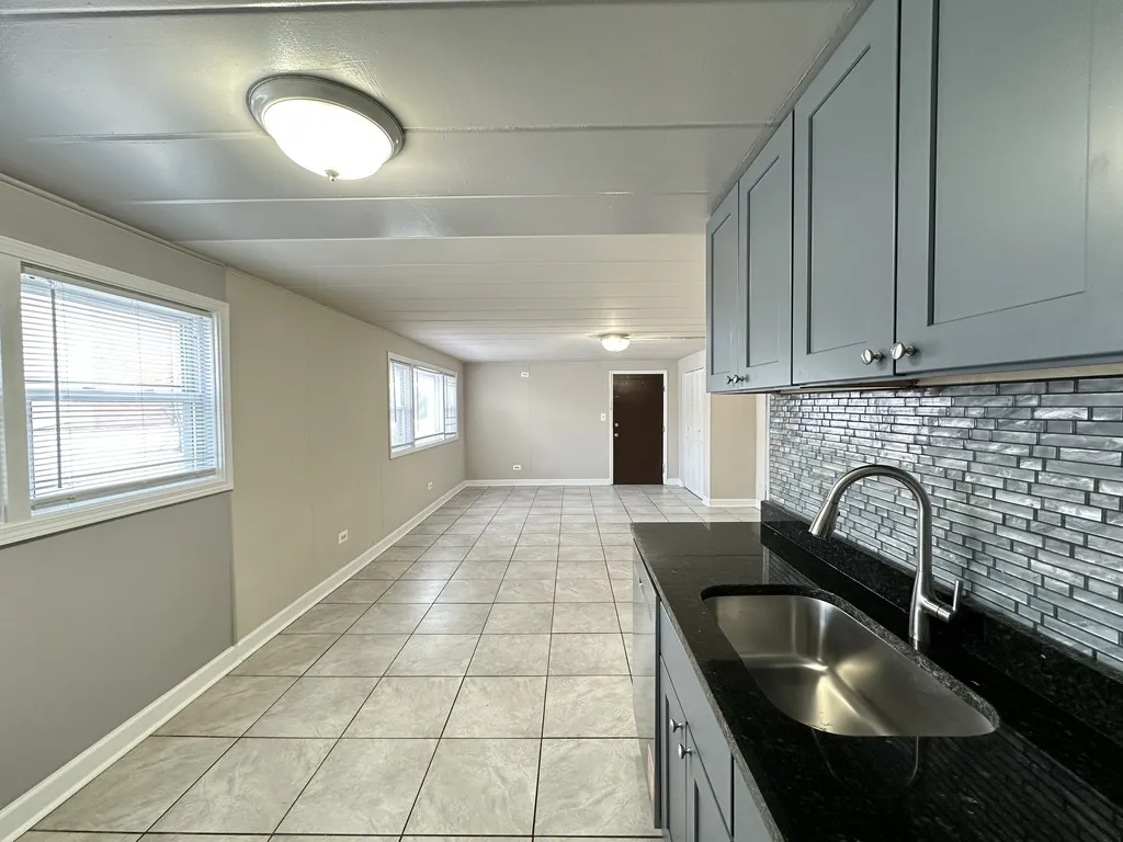 9632 Ivanhoe Ave, Schiller Park,  60176, USA 60176-unit#1A-Chicago-IL