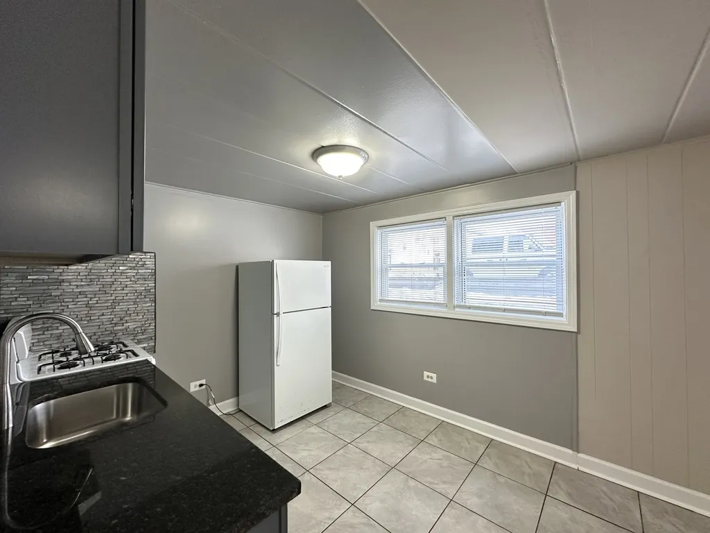 9632 Ivanhoe Ave, Schiller Park,  60176, USA 60176-unit#1A-Chicago-IL