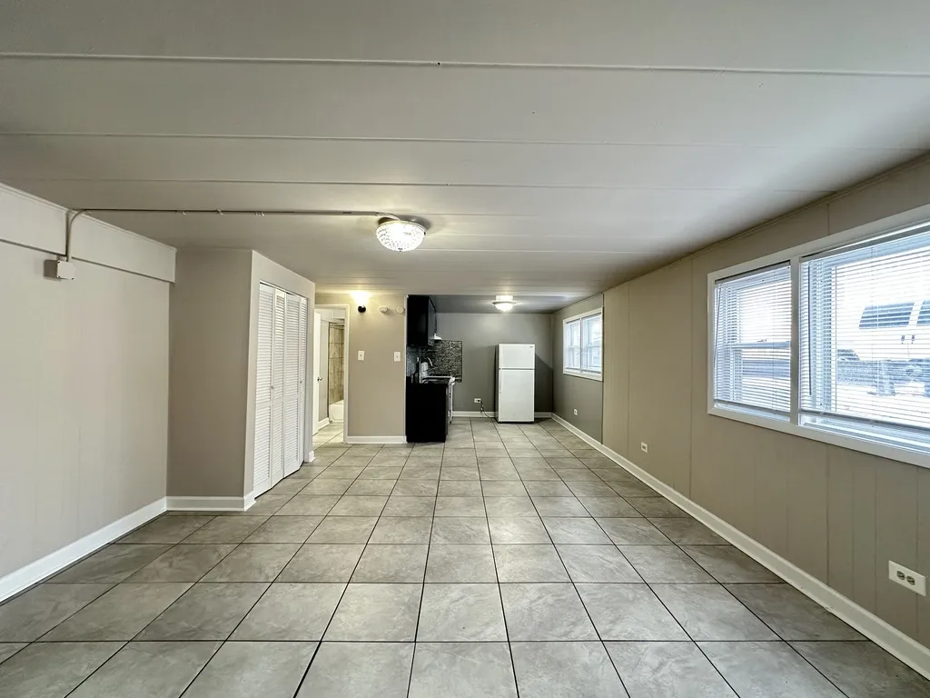 9632 Ivanhoe Ave, Schiller Park,  60176, USA 60176-unit#1A-Chicago-IL