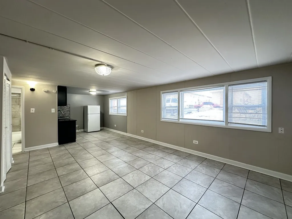 9632 Ivanhoe Ave, Schiller Park,  60176, USA 60176-unit#1A-Chicago-IL