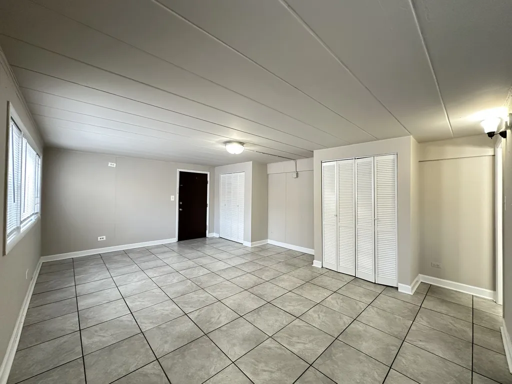 9632 Ivanhoe Ave, Schiller Park,  60176, USA 60176-unit#1A-Chicago-IL