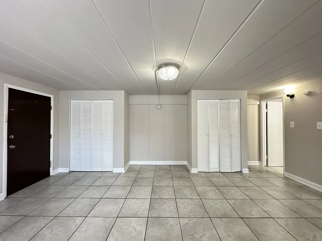 9632 Ivanhoe Ave, Schiller Park,  60176, USA 60176-unit#1A-Chicago-IL