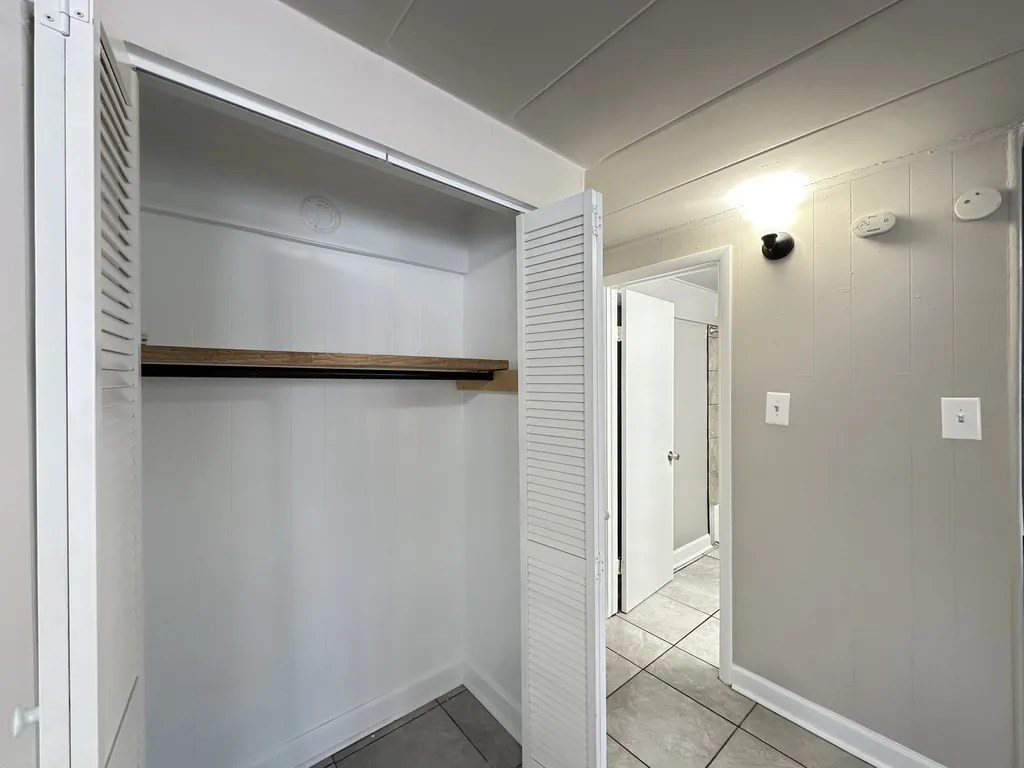 9632 Ivanhoe Ave, Schiller Park,  60176, USA 60176-unit#1A-Chicago-IL