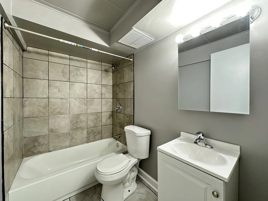 9632 Ivanhoe Ave, Schiller Park,  60176, USA 60176-unit#1A-Chicago-IL