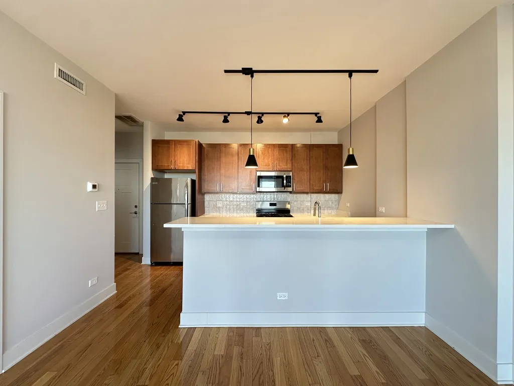 2740 N Spaulding Ave, ,  60647, USA 60647-unit#611-Chicago-IL