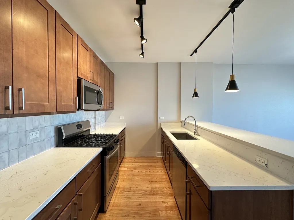 2740 N Spaulding Ave, ,  60647, USA 60647-unit#611-Chicago-IL