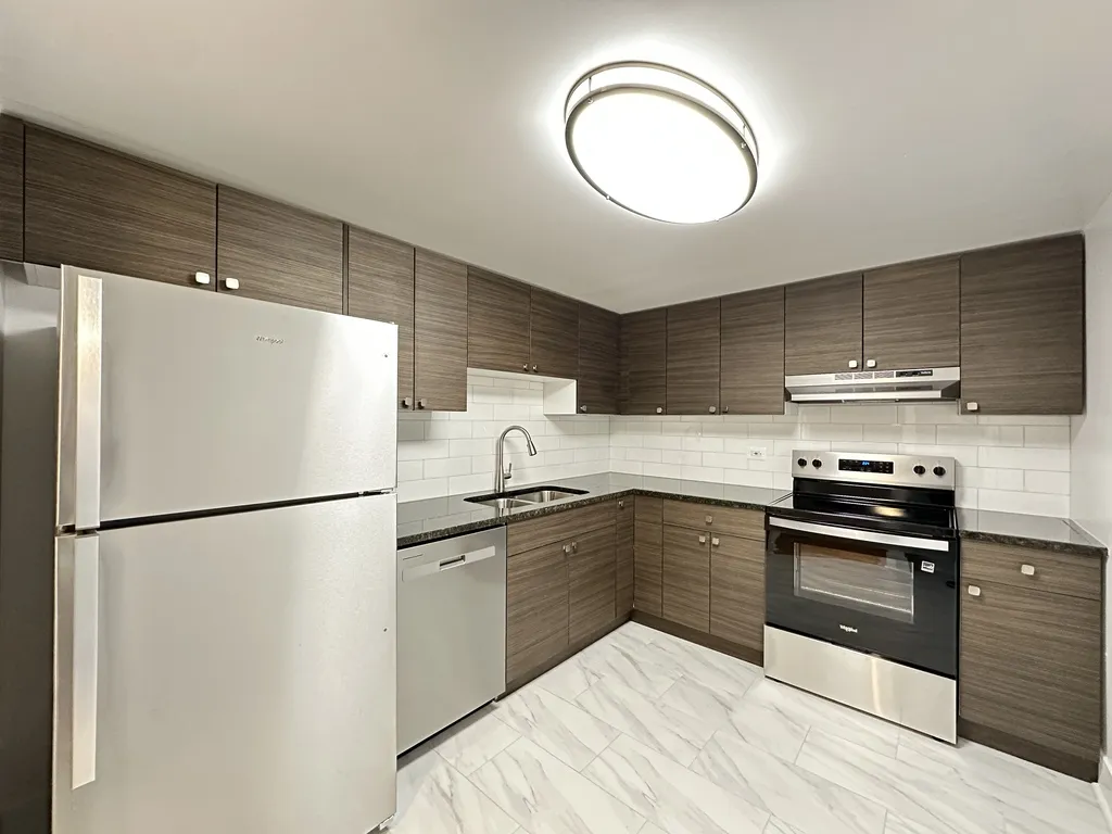 525 N Quentin Rd, Palatine,  60067, USA 60067-unit#512-Chicago-IL