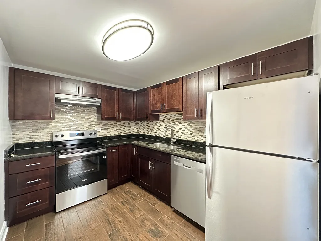 525 N Quentin Rd, Palatine,  60067, USA 60067-unit#303-Chicago-IL