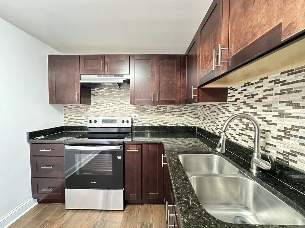 525 N Quentin Rd, Palatine,  60067, USA 60067-unit#303-Chicago-IL