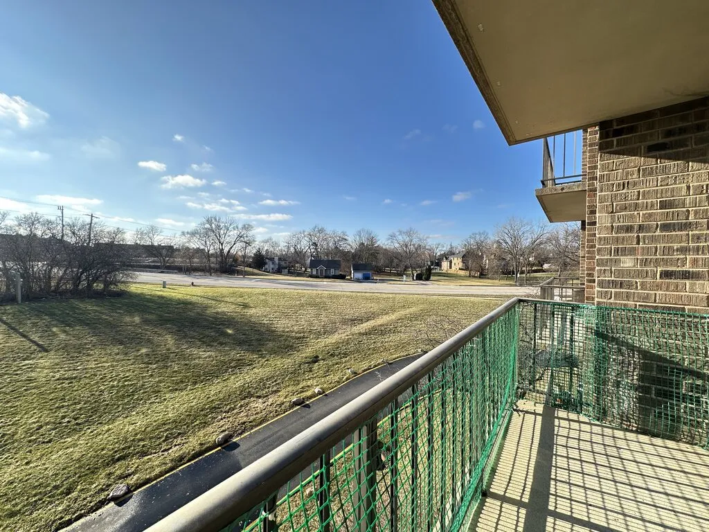 525 N Quentin Rd, Palatine,  60067, USA 60067-unit#303-Chicago-IL