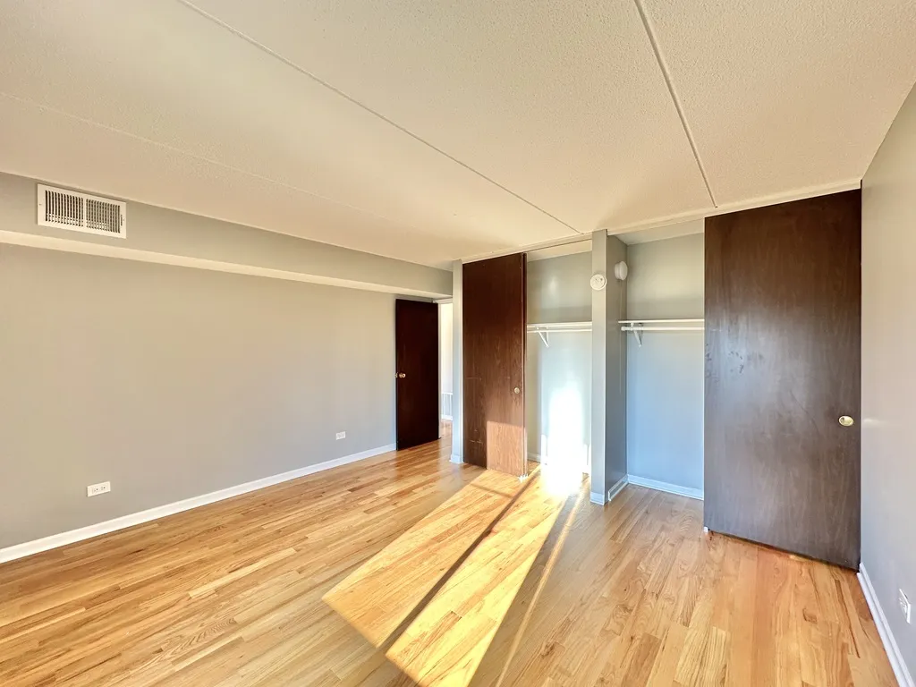 525 N Quentin Rd, Palatine,  60067, USA 60067-unit#303-Chicago-IL