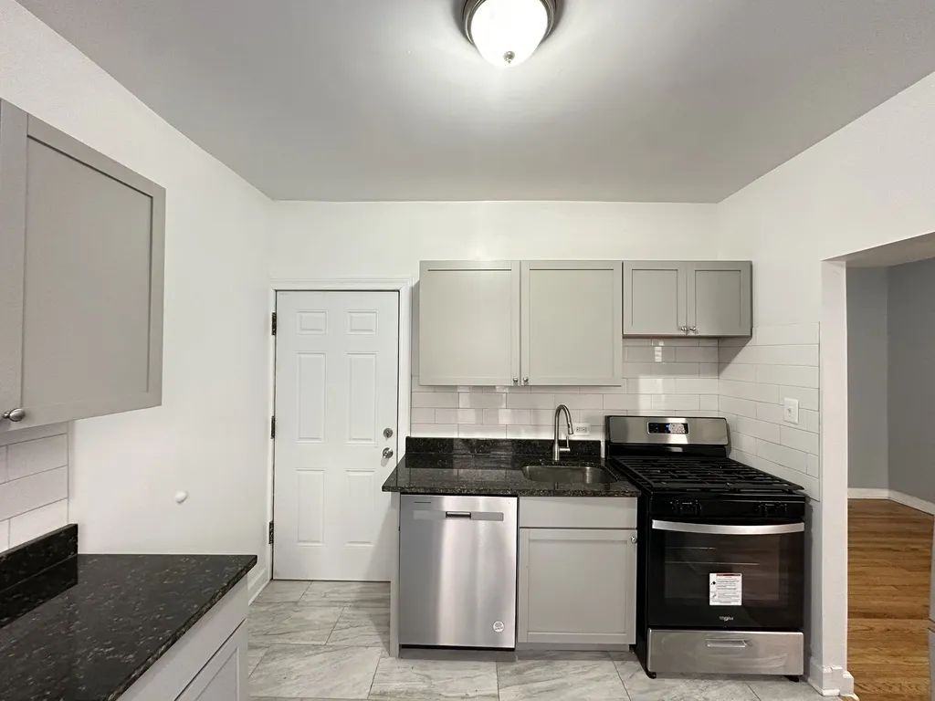 6347 N Magnolia Ave, ,  60660, USA 60660-unit#1M-Chicago-IL
